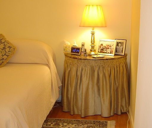 Kingsize Bed/Custom Closets