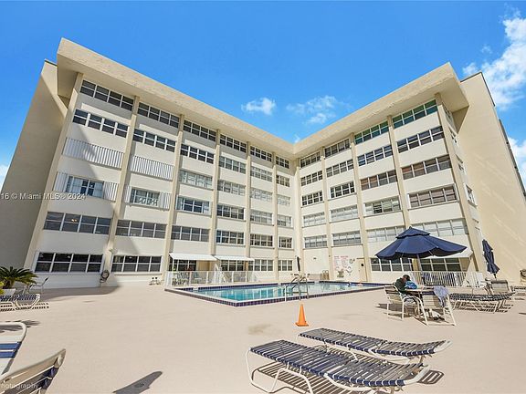3rd image of 111 Golden Isles Dr APT C2