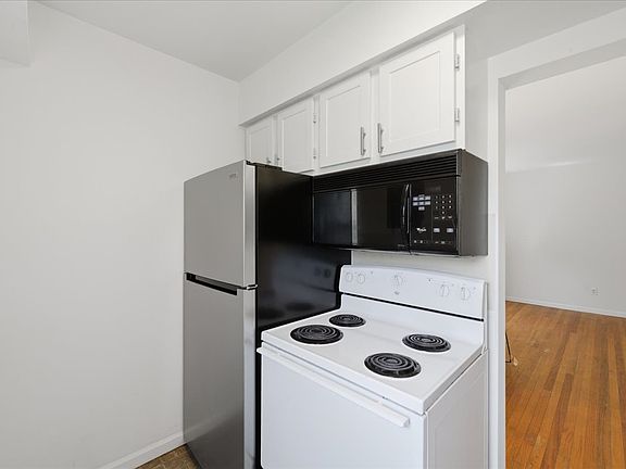 5th image of 302 E 19th St APT 2B