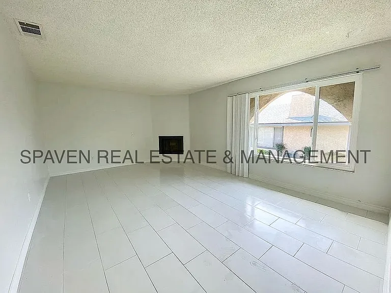 2891 Canyon Crest Dr #62 — Photo 2