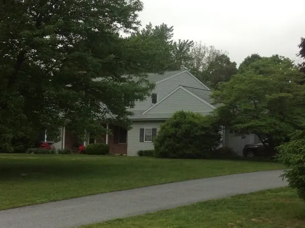 213 Skyline Dr, Willow Street, PA 17584