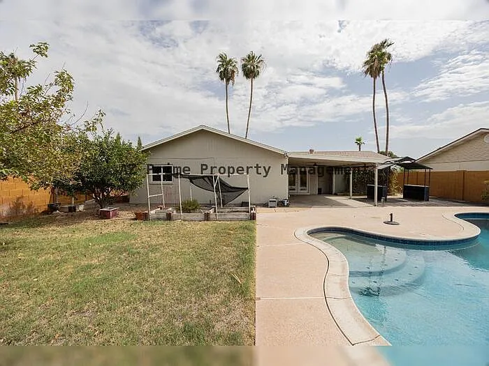 1218 E Carter Dr — Photo 28