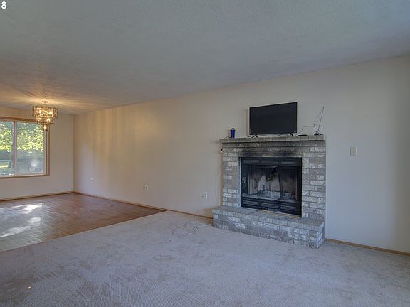 3rd image of 7105 NE 165th Ave