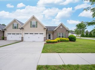 6294 Langdon Village Ct, Clemmons, NC 27012