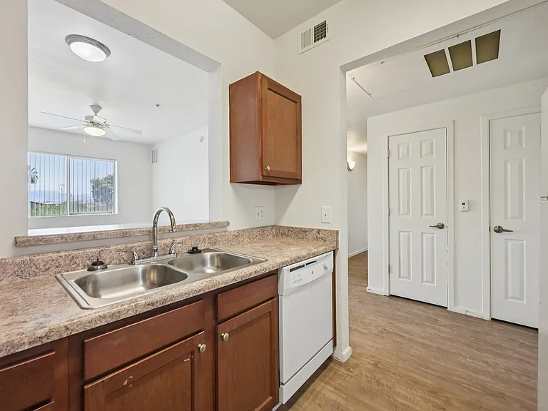 Washington Pointe — Photo 36