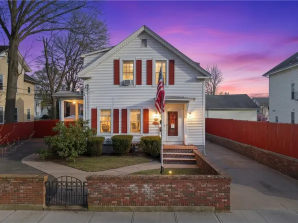 112 Clay St, Central Falls, RI 02863