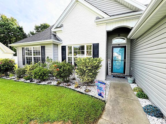 3rd image of 242 Four Leaf Ln.