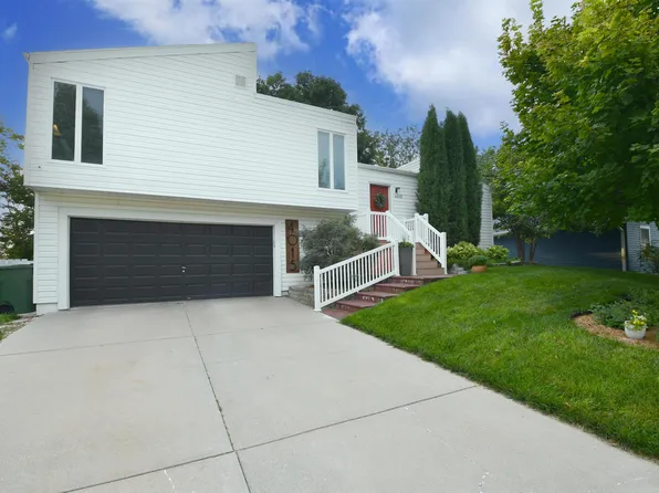 4015 Bel Air Dr, Kearney, NE 68845
