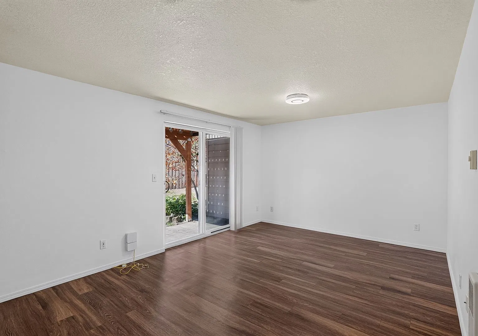 Centrally Located Studio Apartment in Beaverton — Photo 3