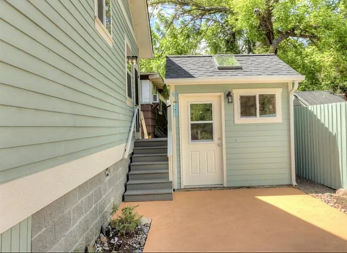 801 Blaine St — Photo 17