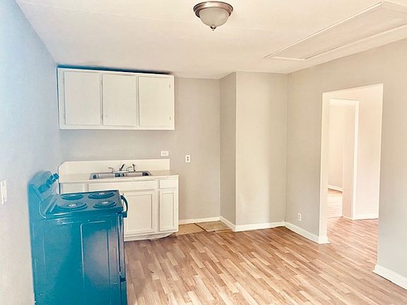 2nd image of 605 N Avenue A