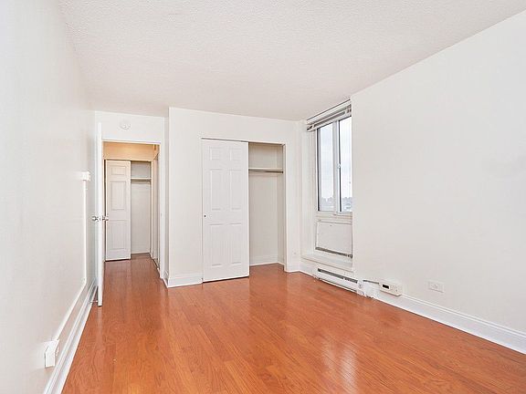 5th image of 560 Main St APT 444