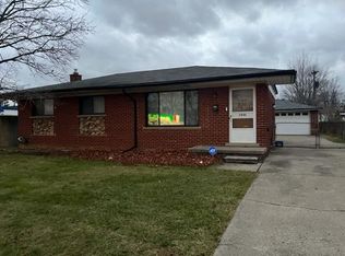 29161 Schoenherr Rd, Warren, MI 48088