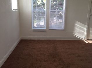 637 1/2 W 75th St, Los Angeles, CA 90044
