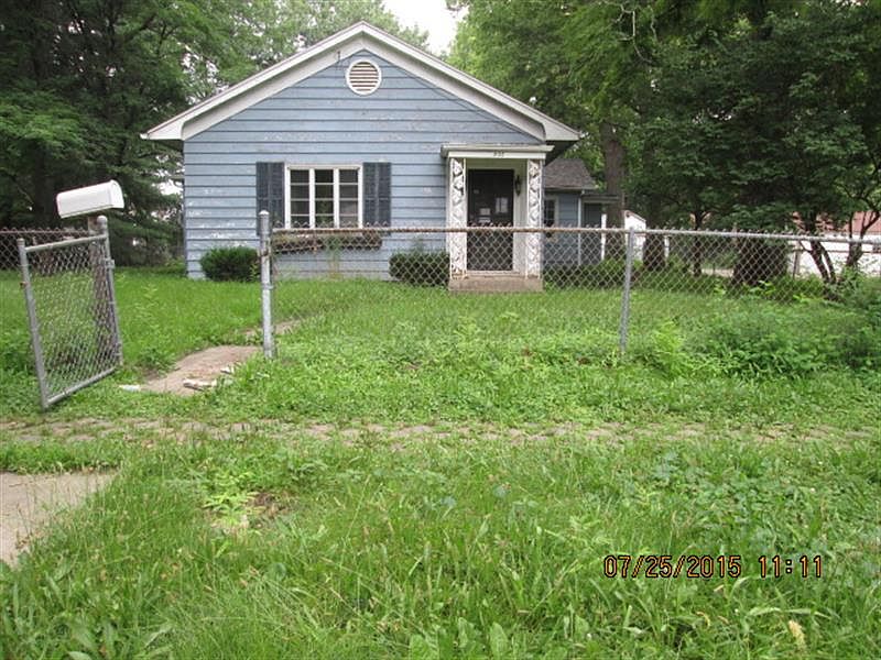 1st image of 902 Ottawa Ave
