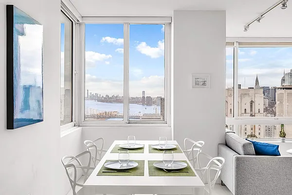 Sold by Sotheby's International Realty | media 42