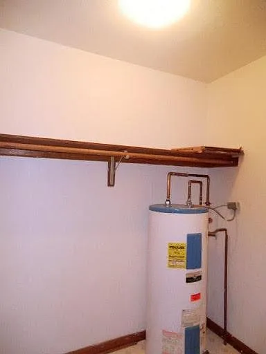 713 Cedar Dr #4 — Photo 3