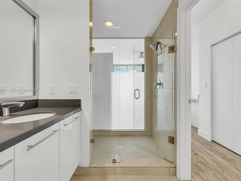90 SW 3rd St #4303 — Photo 19