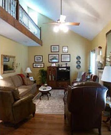 3rd image of 558 Vaughn Dr N
