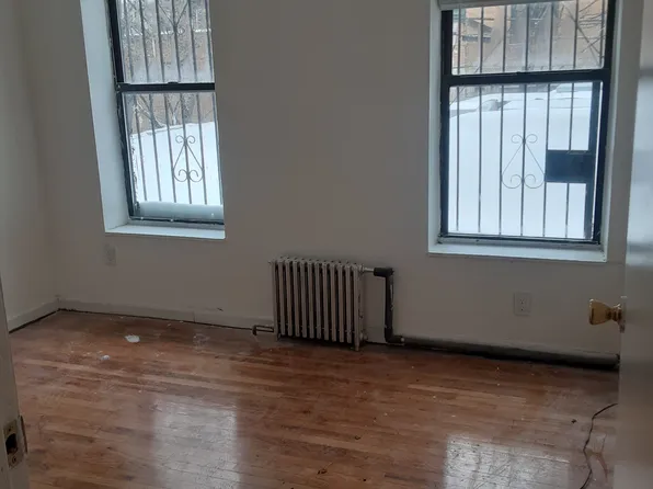 868 De Kalb Avenue image 1 of 12