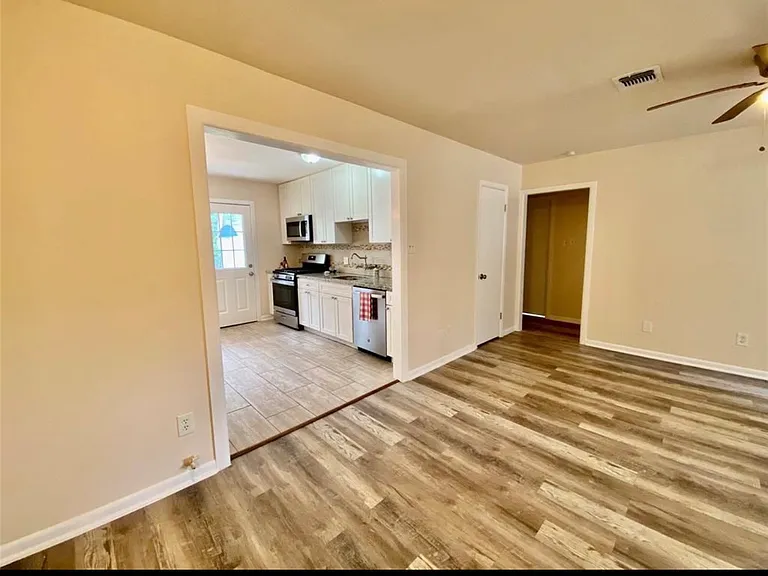 6758 Underhill St — Photo 4