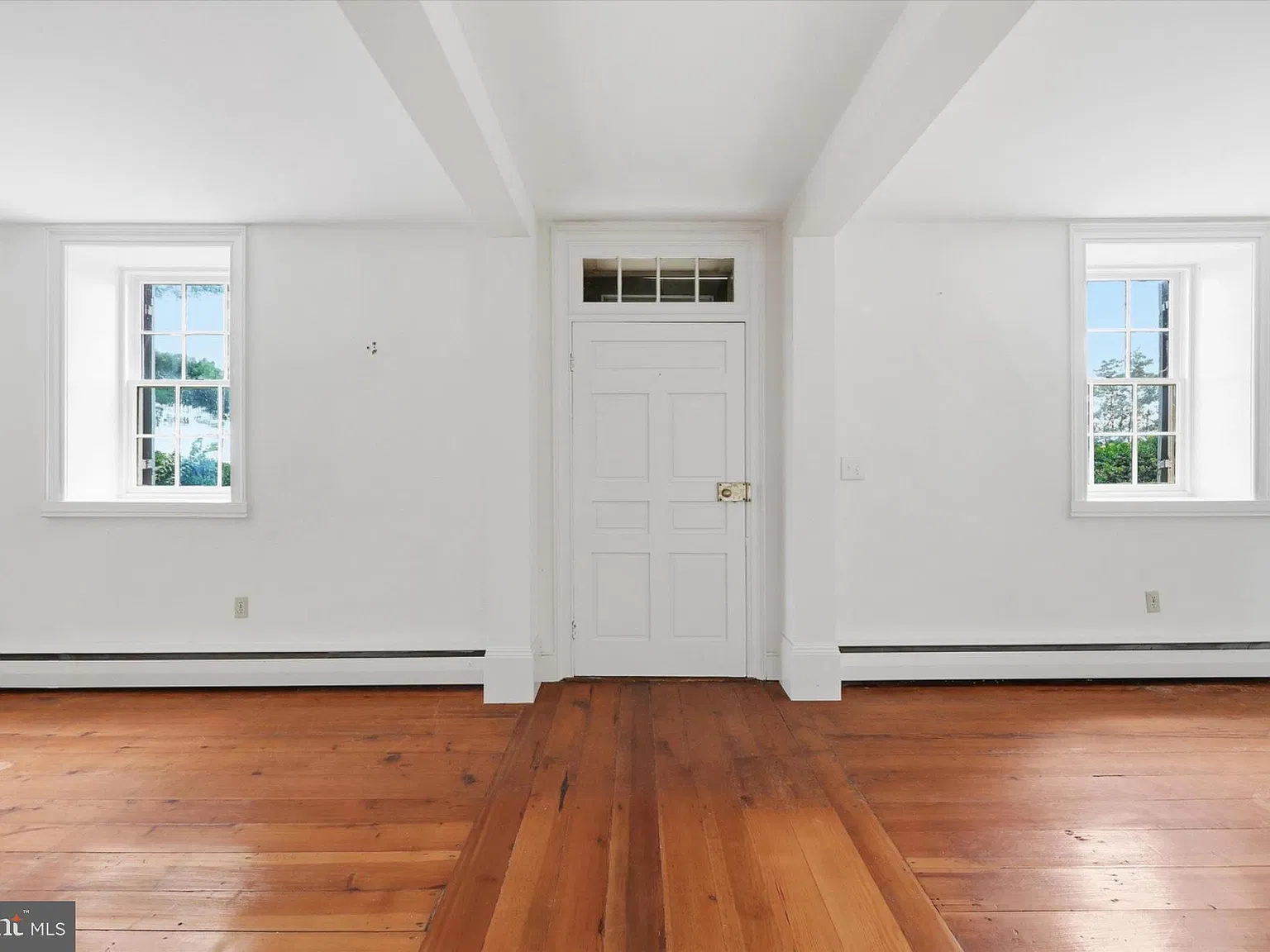 4 bed, 3.5 bath, 3672 sqft, $5,000 — Photo 3