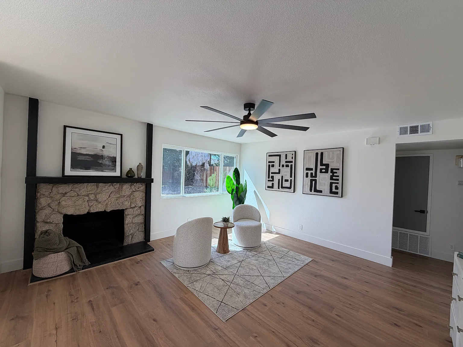 4 bed, 1799 sqft, $2,700 — Photo 4