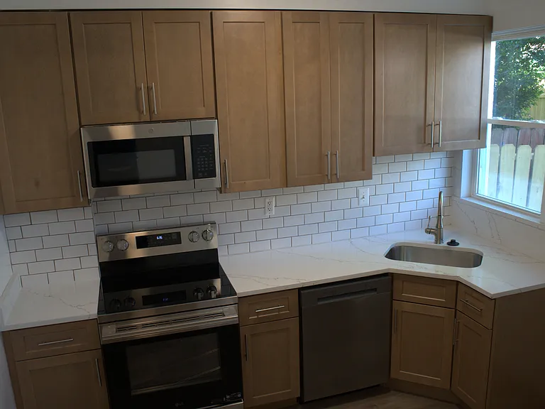 117 S Wickham Rd — Photo 33