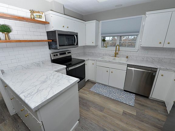 2nd image of 591 Ridgeview Dr