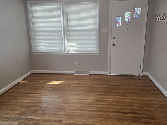 4th image of 302 Penn Pl