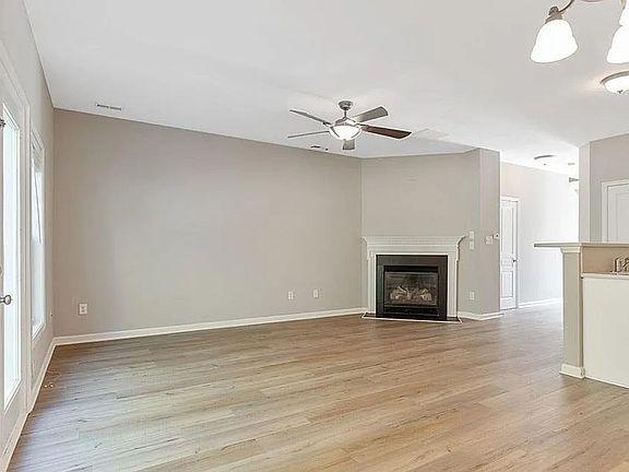 4th image of 766 Whitetail Creek Way
