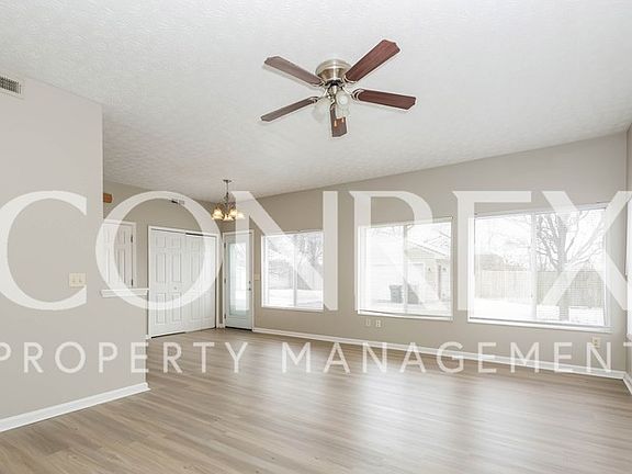 3rd image of 1110 Sunset Dr