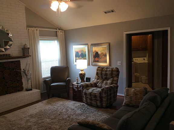5th image of 1300 E Masonic Dr