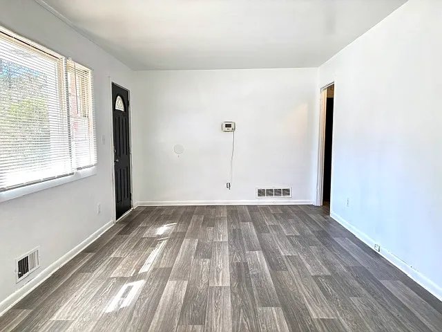 3 bed, 1050 sqft, $1,500 — Photo 4