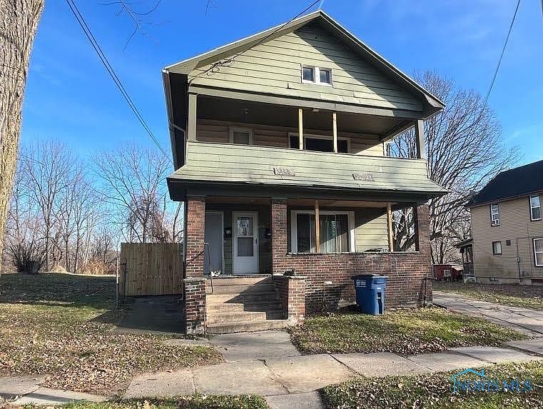 1st image of 127 Gibbons St