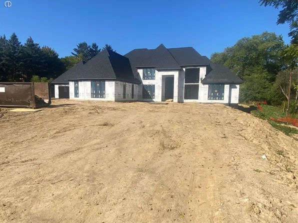 3370 Bloomcrest Dr, Bloomfield Hills, MI 48304