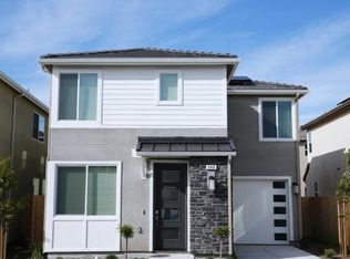 549 Farmhouse Ln, Clovis, CA 93619