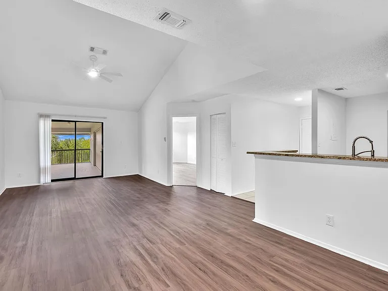11225 W Atlantic Blvd #306 — Photo 15
