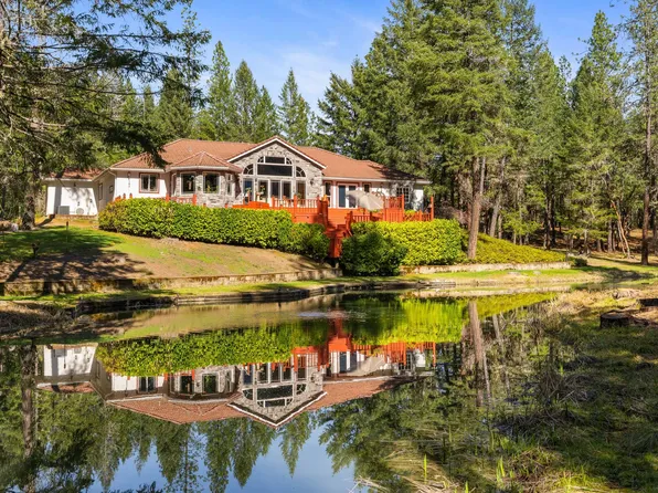 313 Eagle Ridge Dr, Grants Pass, OR 97526