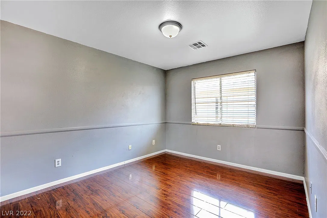 4 bed, 2667 sqft, $2,400 — Photo 3