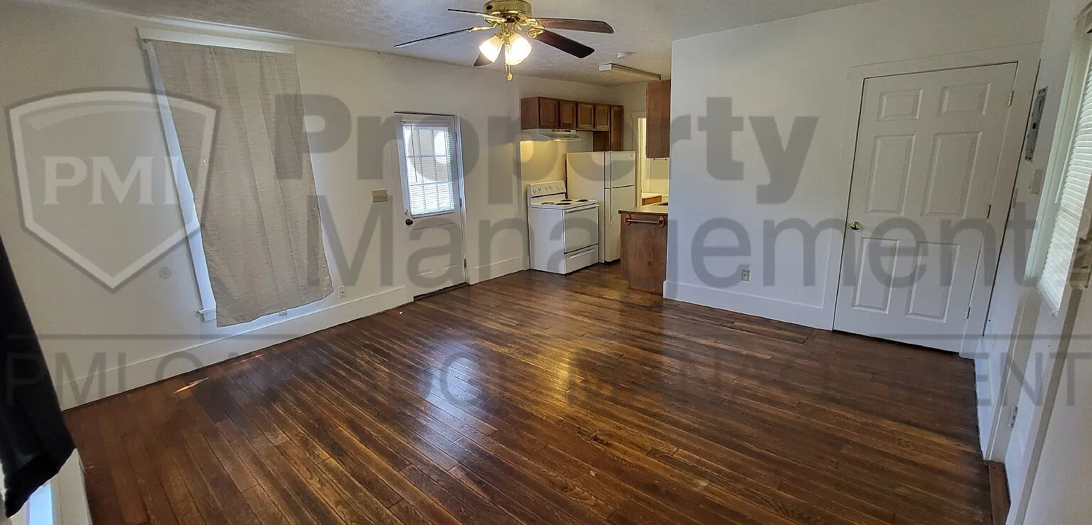 Studio, 1.0 bath, 350 sqft, $699 — Photo 3