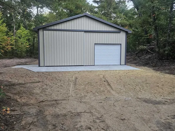 391 Pine St, Harrison, MI 48625