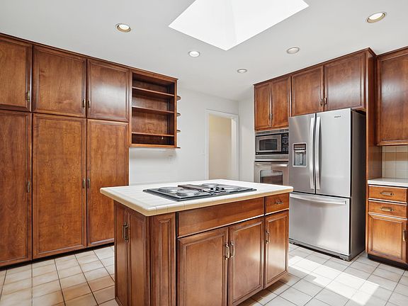 5th image of 5617 Clermont Dr