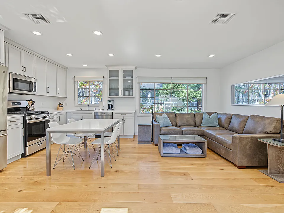 135 Montana Ave #9
