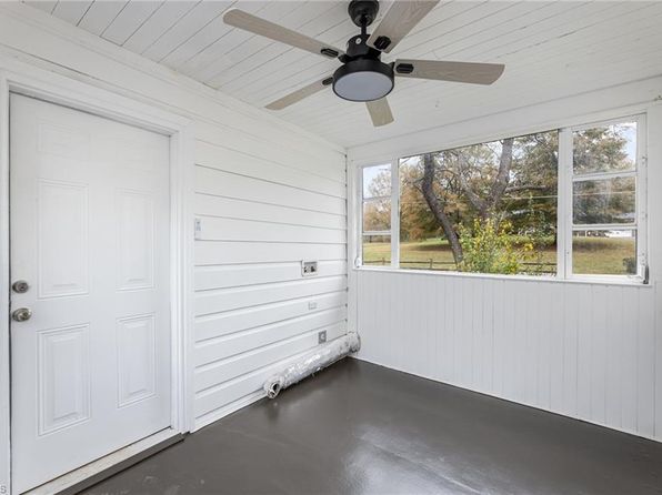108 Pebble Trl, Dobson, NC 27017