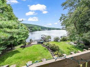 377 Lake Shore Dr, Hewitt, NJ 07421