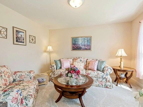 5th image of 1812 Maxey Ln