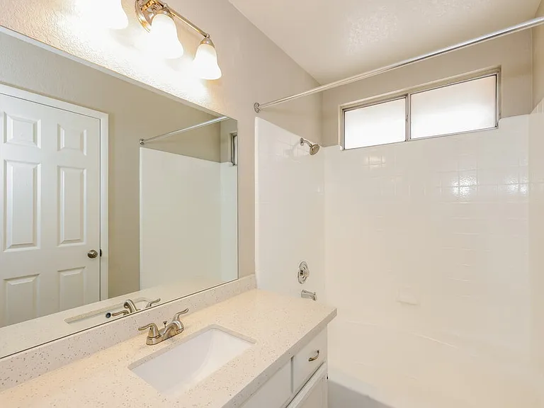 1403 Harmony Hill Dr — Photo 12
