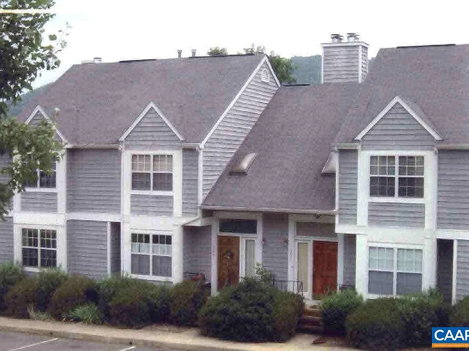 1235 Maple View Dr