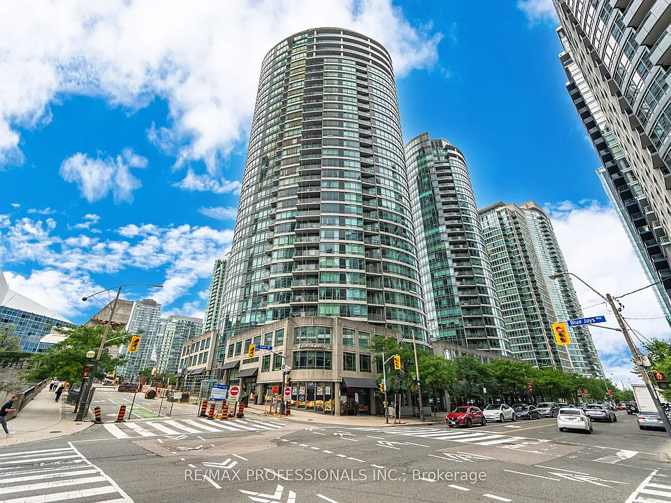 361 Front St W #3303